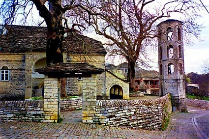 SMALL PAPINGO - PHOTO BY ANDREAS GANATSIOS